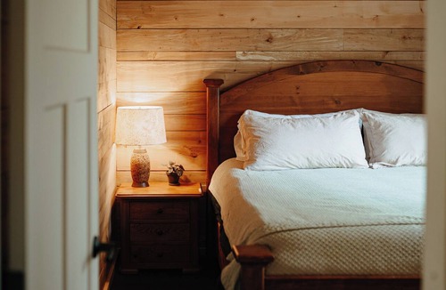 Strathcona Bed & Breakfast | Escape to Hestia's Nest wake to birdsong, soak beneath the trees and retreat.