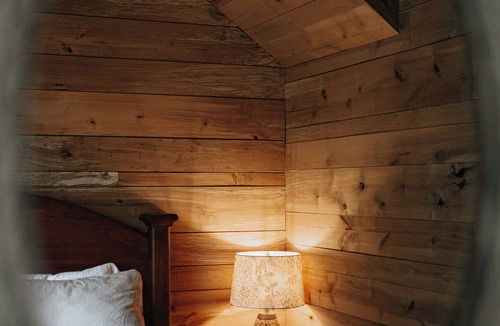 Strathcona Bed & Breakfast | Escape to Hestia's Nest wake to birdsong, soak beneath the trees and retreat.