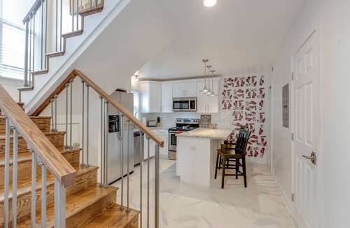Hillsboro West End Condo | EV Charger/Safe Neighborhood★Near Downtown+Belmont+Vandy★Free Parking/Fast Wifi