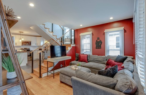 Hillsboro West End Condo | EV Charger/The Cash★Family Friendly★Free Parking/Near Downtown+Belmont/W+D/Pets