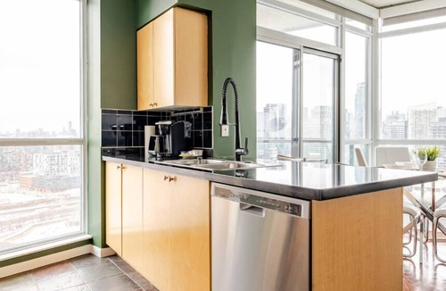 Niagara Condo | Excellent Toronto city views