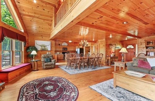 West Jefferson Cabin | Experience breathtaking views at Big Ashe View, a spacious 5-bedroom cabin in West Jefferson, NC!