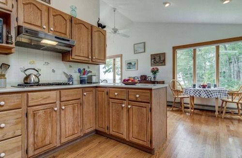Five Islands House | Experience coastal charm at Merwick Cottage in Georgetown, ME, with 3 bedrooms and waterfront views.