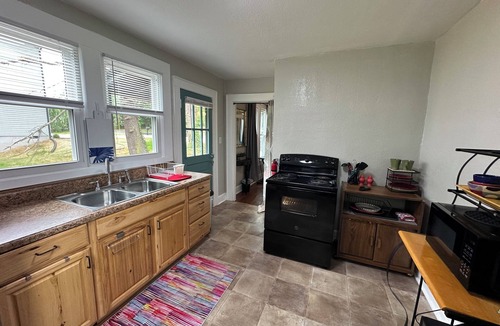 Hickory Apartment | Extended Stay NE Hickory 1 Bedroom 1 Bath Workspace, Washer Dryer, duplex apt.
