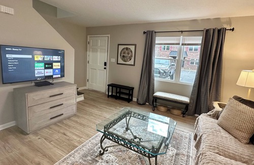 Hickory Apartment | Extended Stay NE Hickory 2 Bed, 1.5 Bath, Workspace, Washer Dryer, Easy Commute