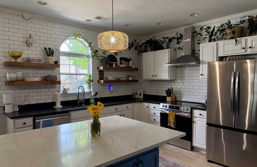 Charleston House | Family and Pet-Friendly Retreat, 5BR Near Middleton, Magnolia, Pool & Park
