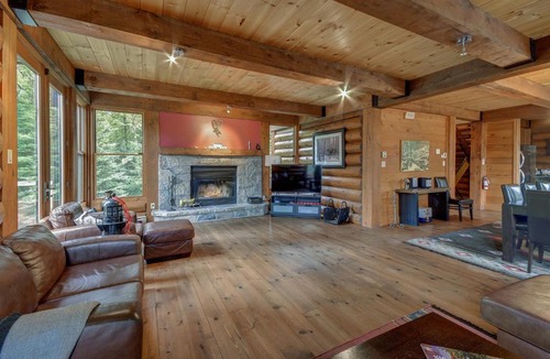 Lac Superieur Village House | Family cottage with resort