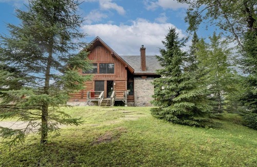 Lac Superieur Village House | Family cottage with resort