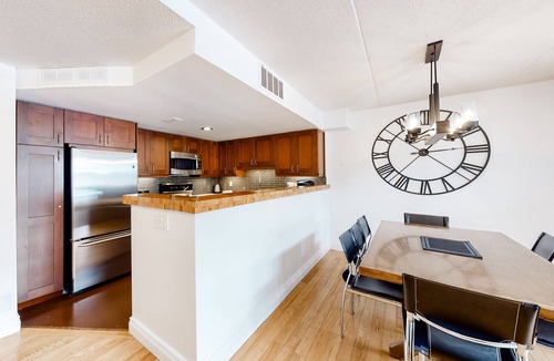 The Blue Mountains Condo | Family-friendly condo with balcony ski in ski out & views