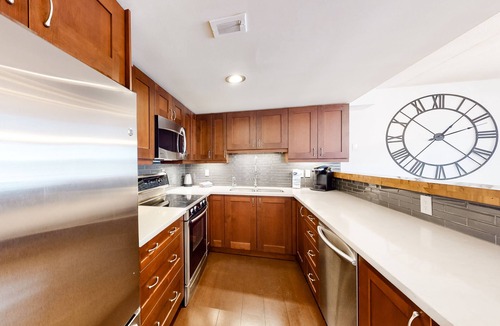 The Blue Mountains Condo | Family-friendly condo with balcony ski in ski out & views