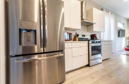 Sugar Creek House | Family-Friendly 4BR w Bunk Beds & Outdoor Grill