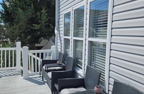Surfside Beach House | Family‑Friendly Ocean‑View Home 4BR/3BA Steps to Beach Sleeps 8‑10