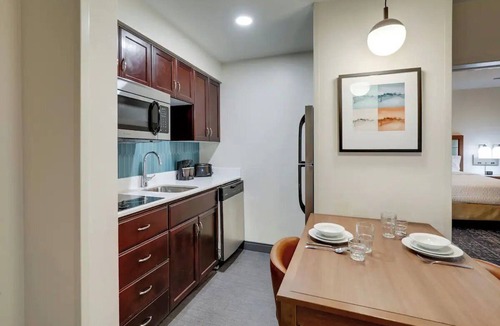Mount Pleasant Hotel | Family-Friendly 1BR Suite Near Local Beaches, w/Free Parking & Breakfast