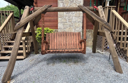 Gatlinburg Cabin | Family Getaway-2 King Beds-Cabin Near Dolly-Cleanest Cabin You Will Ever Stay In