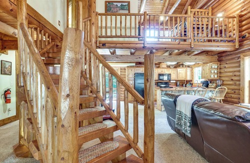Cleveland Cabin | Family Getaway: Georgia Cabin w/Outdoor Hot Tub