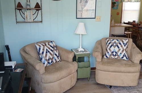 Kitty Hawk Cottage | Family & Pet Friendly Cottage - Clean, cozy, and relaxing vibe!