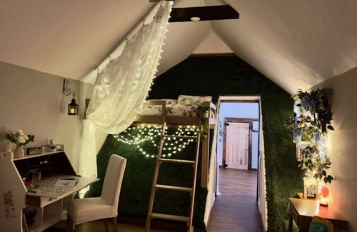 Anderson Other | Farm Loft Home-Away from Home-Sleeps 5 Peaceful Nature Escape Farm Animals