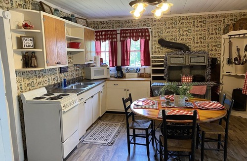 Galax House | Fiddlers Farmhouse New River Trail, Mountains, hiking, Biking, Galax, Fries