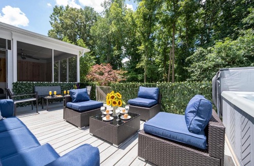 Kernersville House | Firepit Games Grill Hot Tub Arcade & King Bed