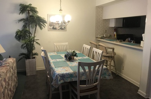 Garden City Condo | FIRST FLOOR CONDO WITH POOL & JACUZZI