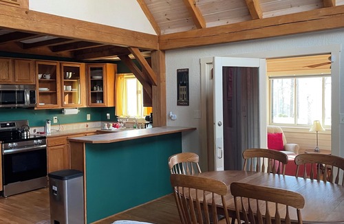 Moravian Falls Cabin | Foothills Porch Getaway - 3 bedroom Cabin in Moravian Falls