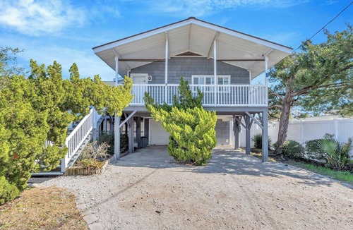Cherry Grove Beach House | FOUR TEN at Cherry Grove-3BD/2BA Sleeps 10, with space to park boat or trailer.