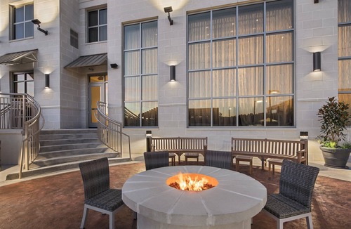 Florence Apartment | Free Breakfast, Outdoor Pool. Close to Florence Center & McLeod Regional Medical Center.