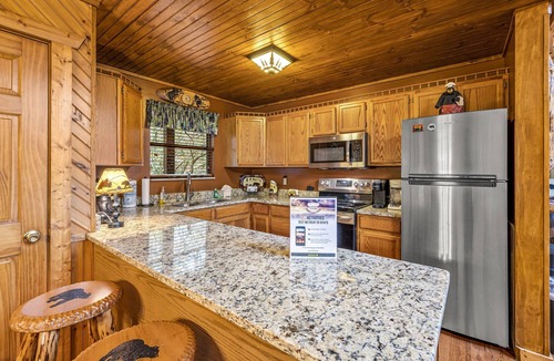 Gatlinburg Cabin | Free Tickets to Dollywood, Anakeesta, and other Attractions