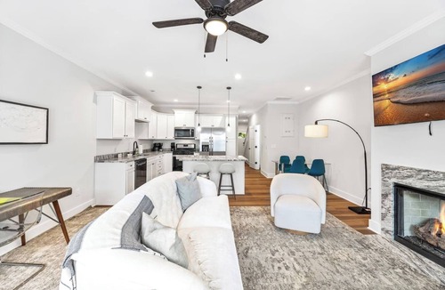 Drayton House | Fresh 2024 Townhome | Easy Access to Downtown & Local Spartanburg Spots
