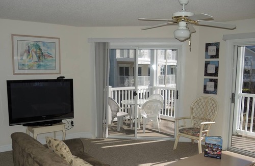 Calabash Villa | Full Kitchen, Washer/Dryer, Pool View, 27 hole Golf Course on site.Sunset Beach nearby(1504)
