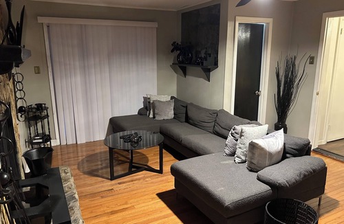 Charlotte House | Fully Furnished 3BR Home Fast Wi-Fi Parking Near Uptown