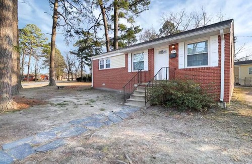 Petersburg House | Furnished 3BR Corporate Rental in Petersburg