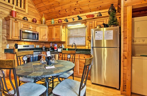 Black Bear Falls Cottage | Game Room & Hot Tub! Black Bear Falls Resort Cabin
