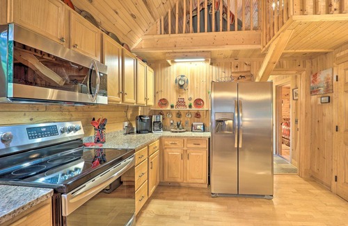 Hays Cabin | Game Room + Mtn Views! Family Blue Ridge Retreat
