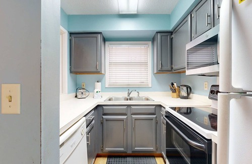 Pelican Bay House | Gated & quiet getaway in Wild Dunes Resort with pool - 200 yards to the beach
