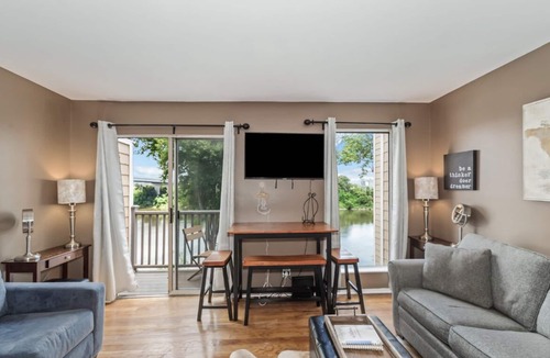 North Capitol Condo | Germantown Area: Riverfront View, Titan's Stadium, Downtown, Food, & Good Times!