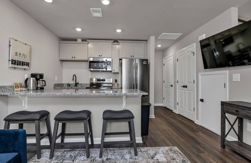University Hill House | Gervais Cottage | The Pickens Cottages