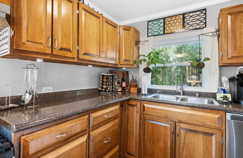 East Lake House | Get Away And Relax In Your Quiet, Private Chattanooga House