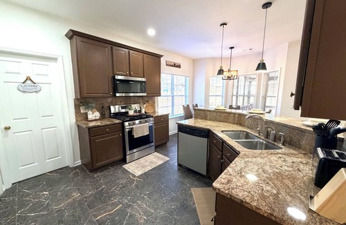 Lilburn House | GHome, Modern Cozy 5BR 10BEDS located in Lilburn, GA with AC perfect for family