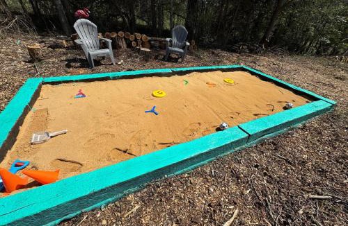 Reed Creek House | Giggling Creek Cottage - BedJet! King Sized! Gazebo, 45 Acres, Arcades, AND MORE!