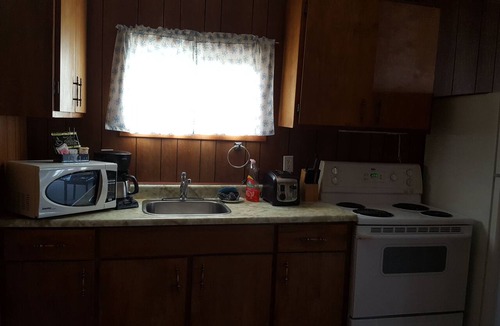 North Bay Hotel | Glenwood Motel and Cottages