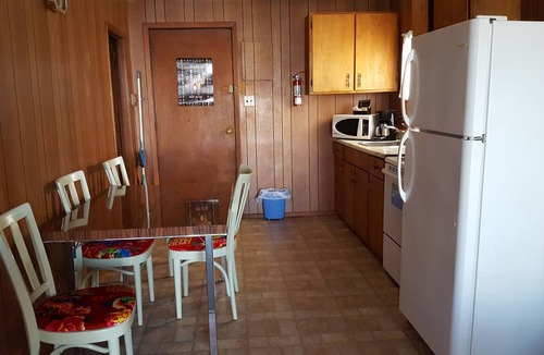 North Bay Hotel | Glenwood Motel and Cottages