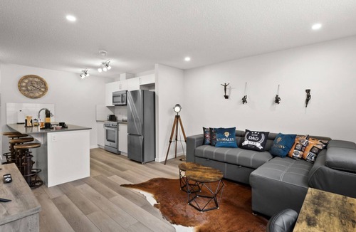 Cranston Apartment | GLOBALSTAY. New Apartments in Cranbrook Free street parking