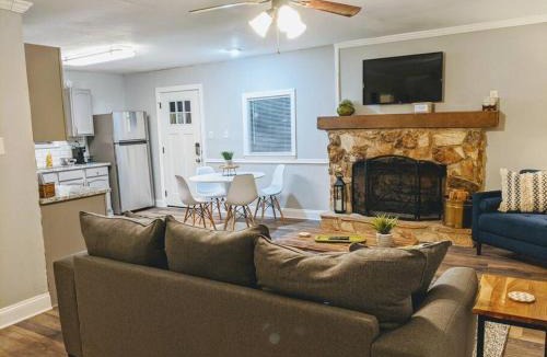 Dahlonega House | Gold Dust Delight - Cozy Cottage In The Woods