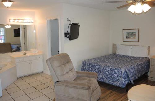 Calabash Apartment | Golf Resort Studion Villa 1202L in the Heart of NC Seafood Country