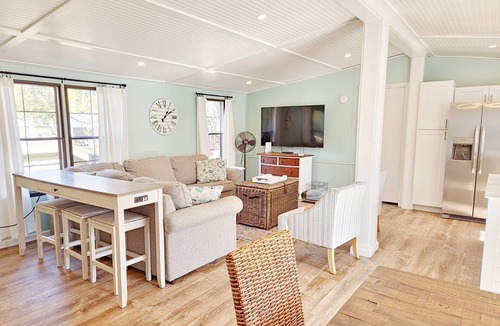Sunset Beach House | "Gone Coastal" - Renovated dog friendly home close to beach, golf, fishing