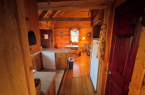 Vesta Cabin | Gorgeous log cabin by wineries, hiking, Dan River, fast WiFi and pets stay free!
