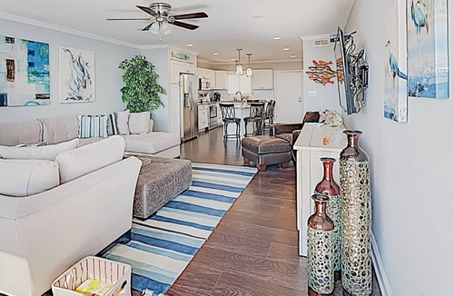 North Litchfield Beach Condo | Gorgeous, Minutes to Beach, Updated Retreat 414