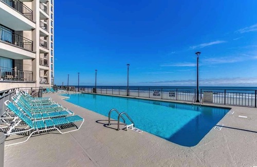 Garden City Condo | Gorgeous Oceanfront Condo