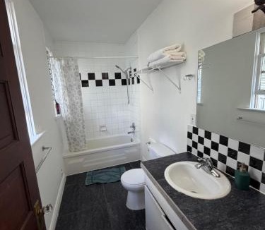 Mount Pleasant House | Grace Guesthouse